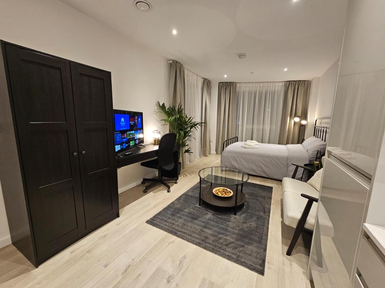 Gallions Apartment *
